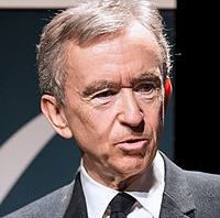 Bernard_Arnault_(3)_-_2017_200